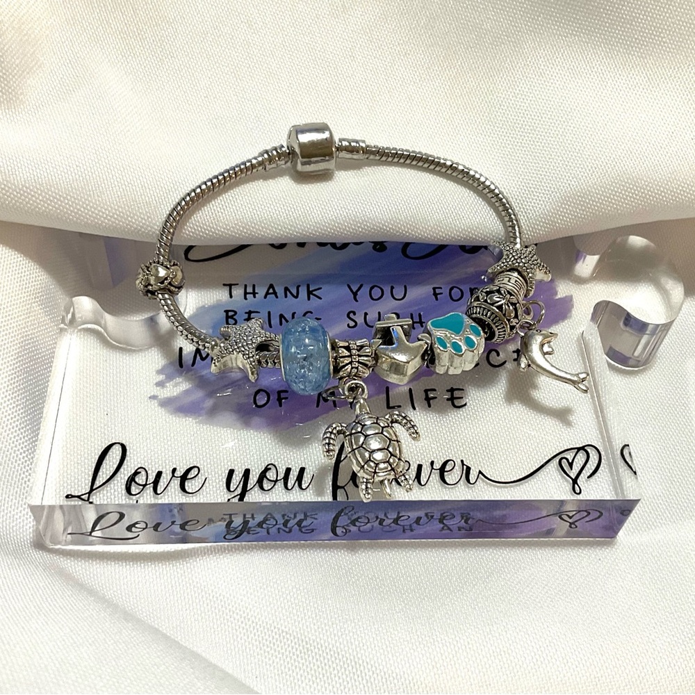 Silver Tone Sea Life Charm Bracelet - Picture 3 of 7